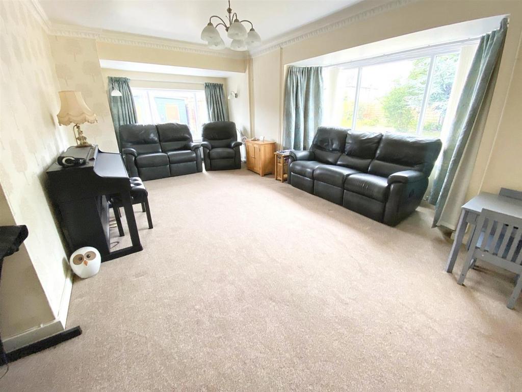 Elm Tree Road, South Oulton Broad, Lowestoft, NR33 2 bed detached