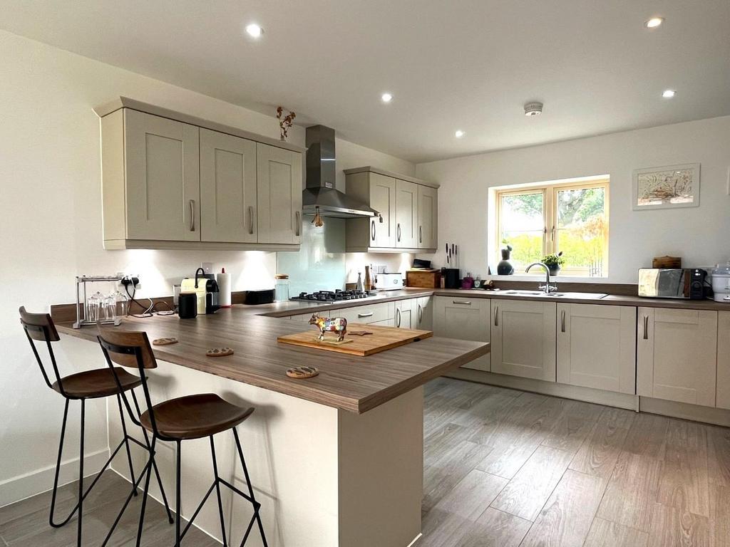Whitfield Road, Potton SG19 4 bed house for sale £550,000