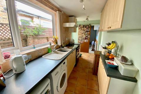 3 bedroom terraced house for sale, Cambridge Road, Lowestoft