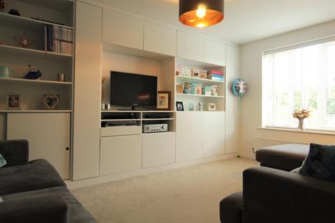 7 Arnold Rise, Biggleswade, SG18 8UF