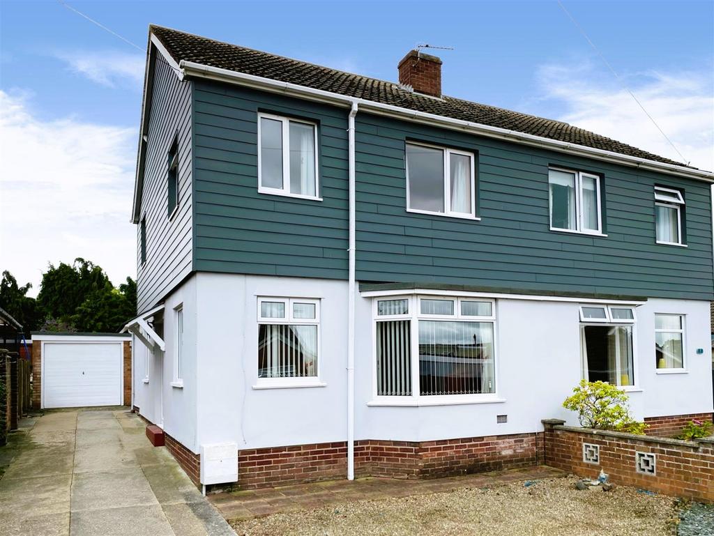 Orchard Avenue, Lowestoft 3 bed house for sale £279,995