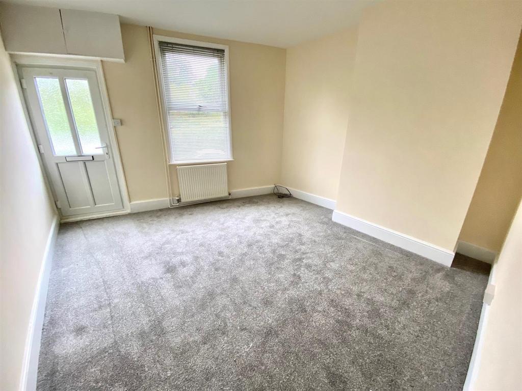 Hall Road, Oulton Broad, Lowestoft, Suffolk NR32 3 bed house for sale