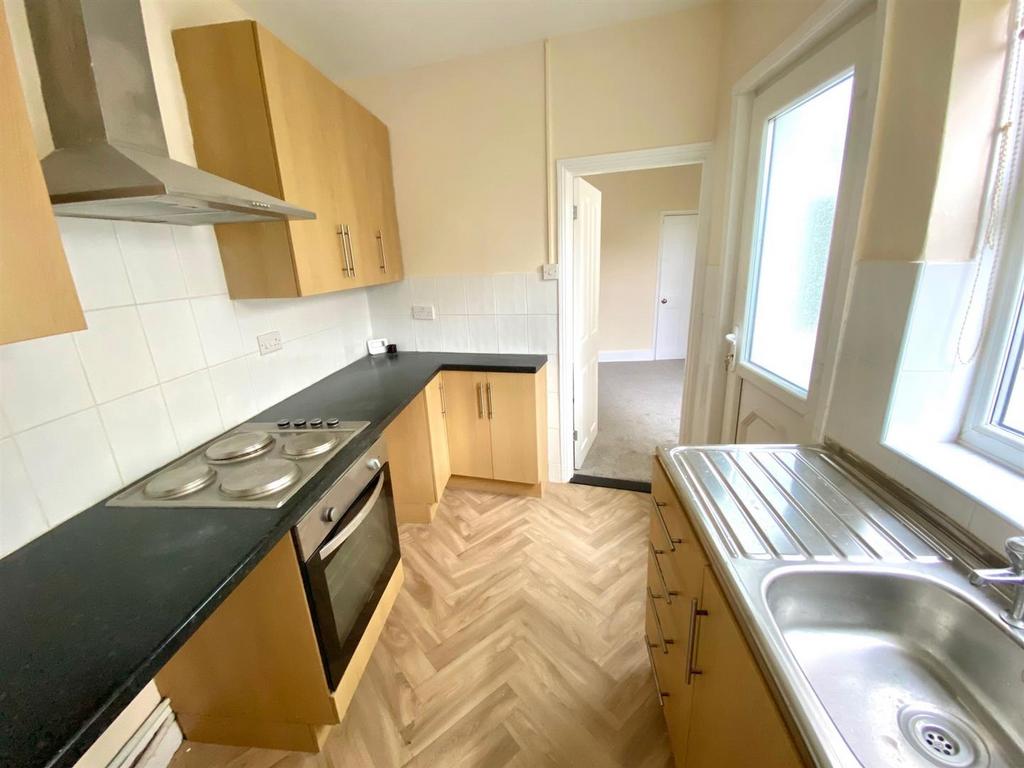 Hall Road, Oulton Broad, Lowestoft, Suffolk NR32 3 bed house for sale