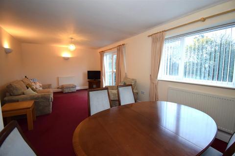 2 bedroom flat for sale, Lawe Road, South Shields