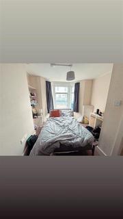 2 bedroom property to rent, East Avenue Cowley