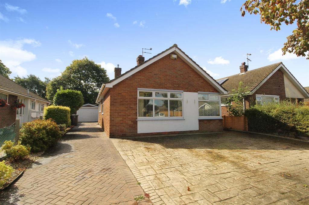 Gorleston on Sea 2 bed detached bungalow for sale - £210,000