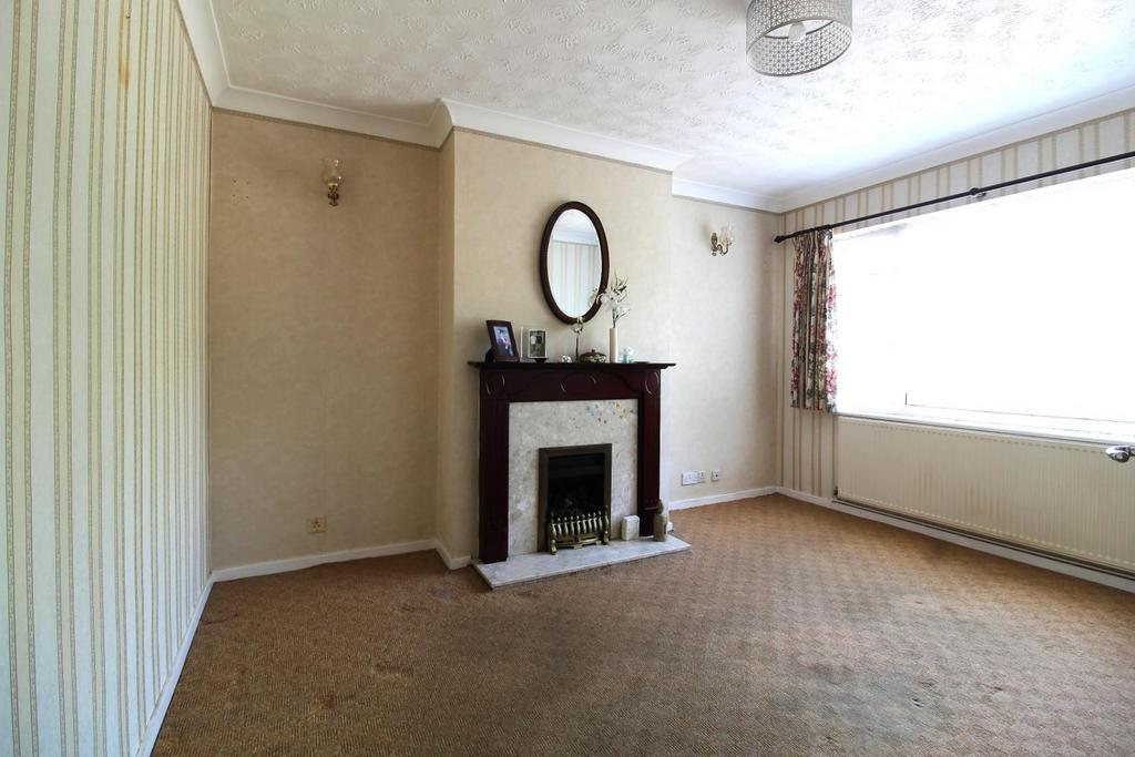 Willow Road, Potton SG19 2 bed semidetached bungalow for sale £350,000