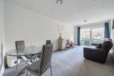 2 bedroom apartment for sale, Claremont Road, Surbiton