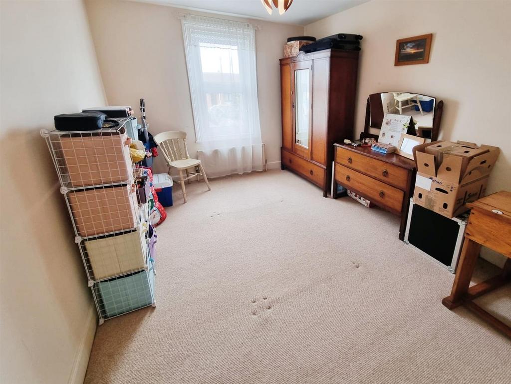 Upper Cliff Road, Gorleston 6 bed semidetached house for sale £325,000