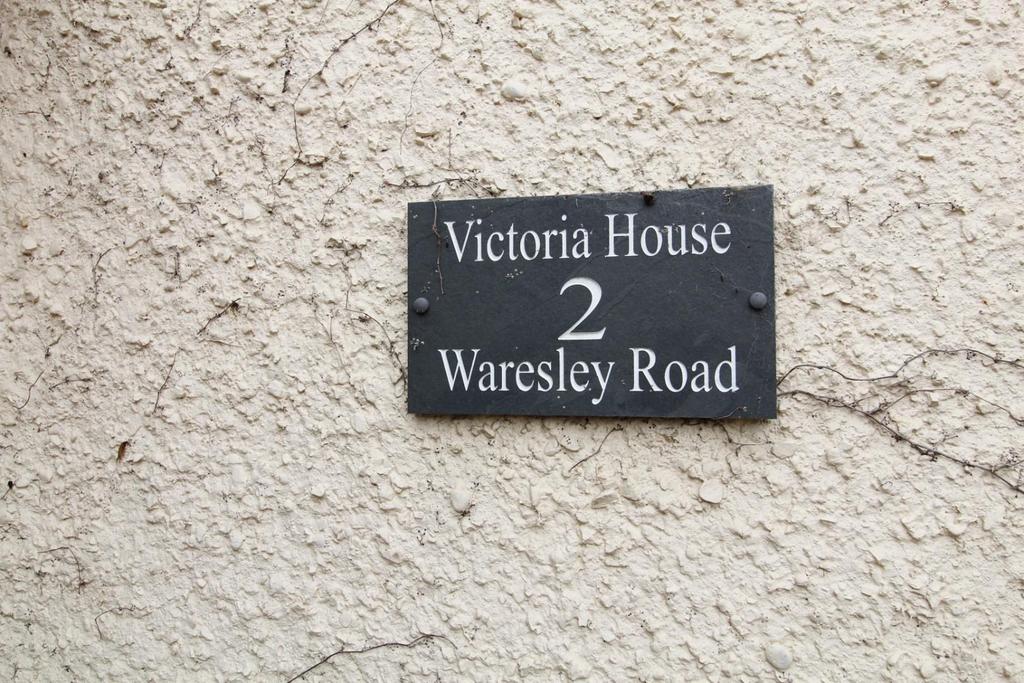VIctoria House Sign EH.jpg