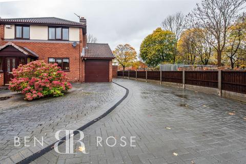 3 bedroom detached house for sale - The Meadow, Leyland