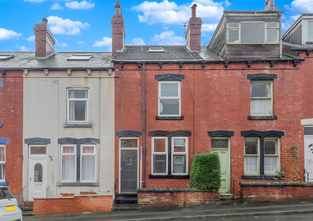 Moorfield Avenue, Armley, Leeds 2 bed terraced house for sale £125,000