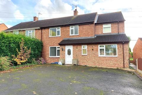 4 bedroom semi-detached house for sale, Woodbury Close, Hartlebury, Kidderminster