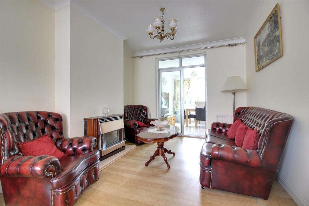 Seaforth Drive, Waltham Cross 3 bed end of terrace house £475,000