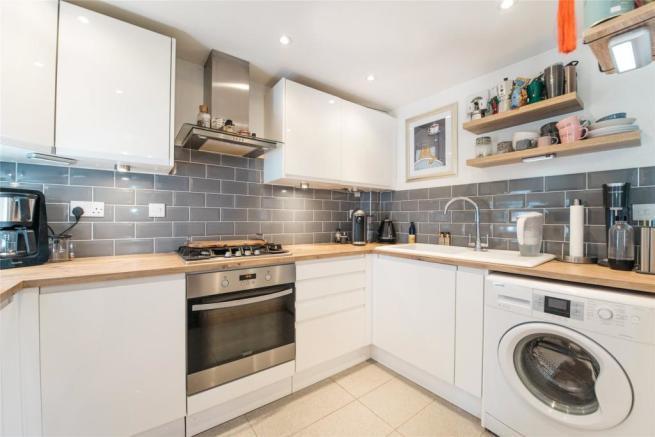 16 Clare Court Kitchen.jpeg