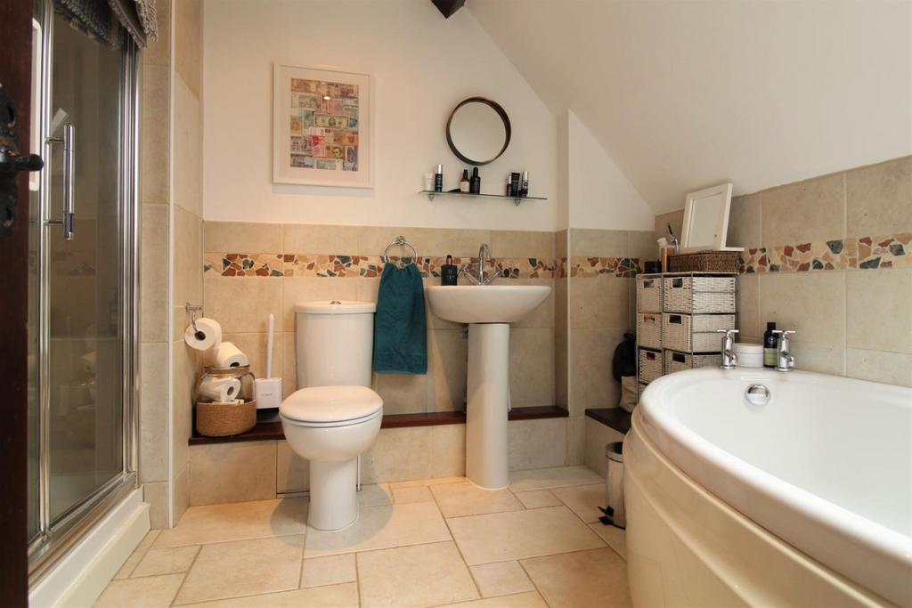 En Suite Bathroom