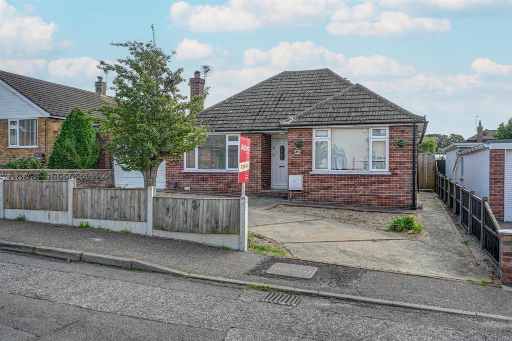 Dorothy Avenue, Bradwell 3 bed detached bungalow for sale £300,000