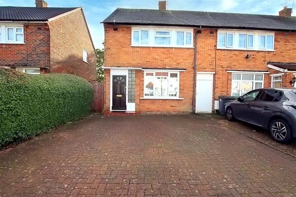 Wetherby Road, Borehamwood 2 bed end of terrace house £390,000