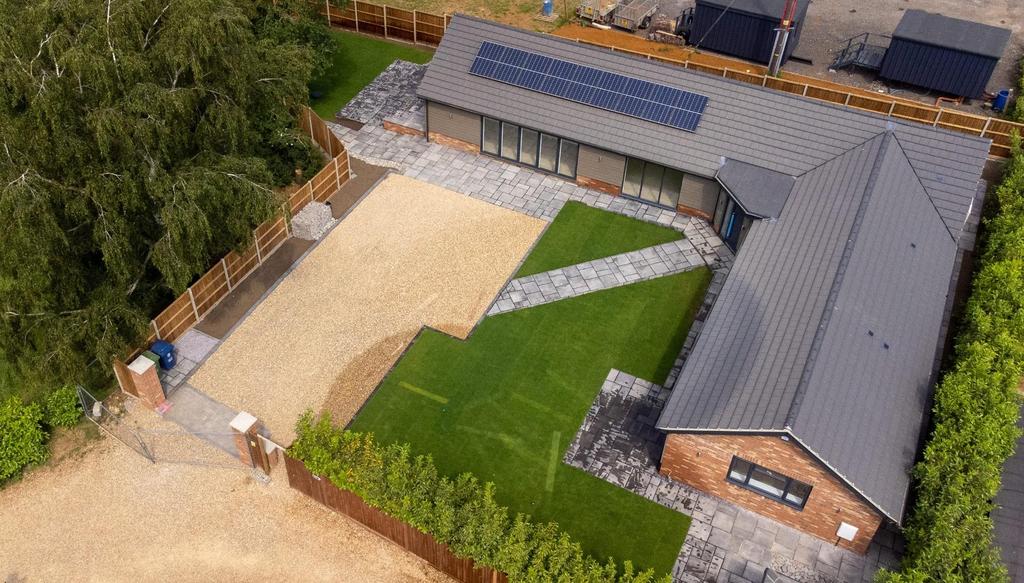 Little Heath, Gamlingay SG19 3 bed detached bungalow for sale £850,000