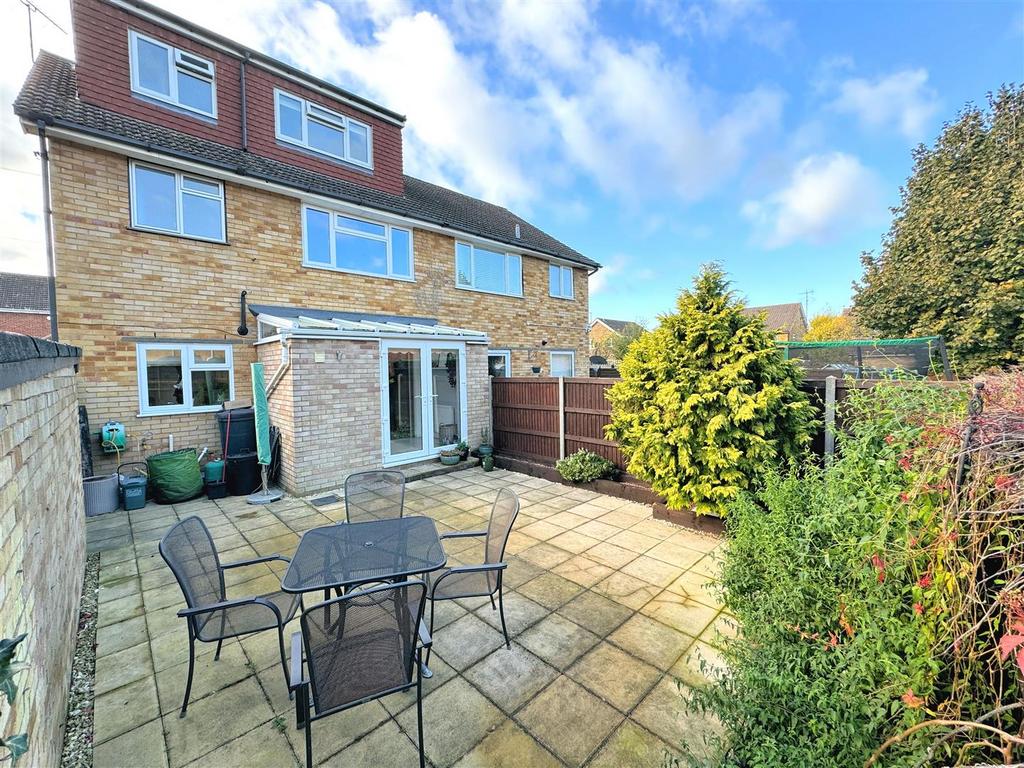 Bryants Acre, Wendover HP22 4 bed semidetached house for sale £550,000