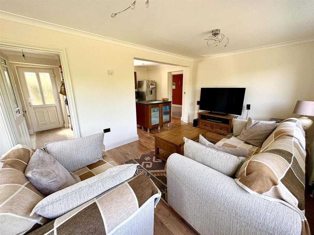 Sea Palling NR12 4 bed semidetached house for sale £300,000