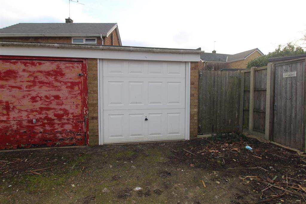 GorlestononSea Garage £20,000