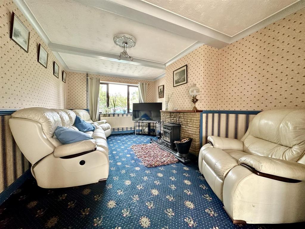 Mill Hill, Horning NR12 5 bed semidetached house for sale £350,000