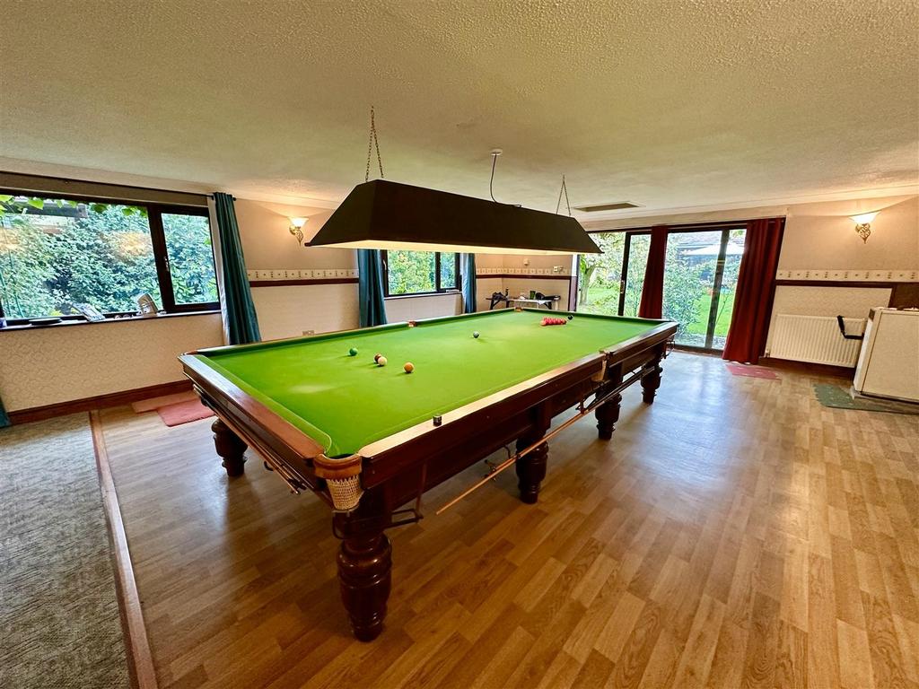 Games building with full size snooker table .jpg