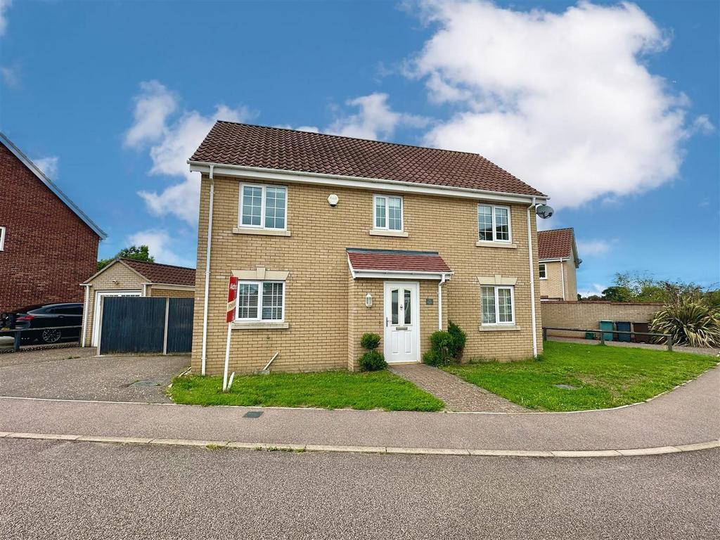 St Edmunds Road, Lingwood NR13 4 bed detached house for sale £325,000