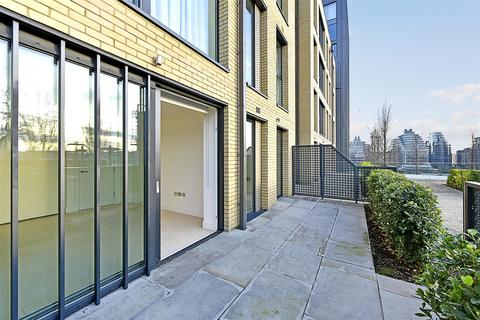 2 bedroom flat to rent, Ravensbourne Apartments, 5 Central Avenue, Riverside SW6