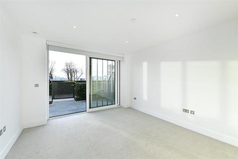 2 bedroom flat to rent, Ravensbourne Apartments, 5 Central Avenue, Riverside SW6