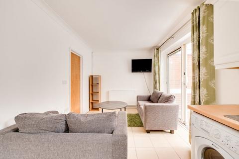 6 bedroom house to rent - Kent Avenue, Canterbury
