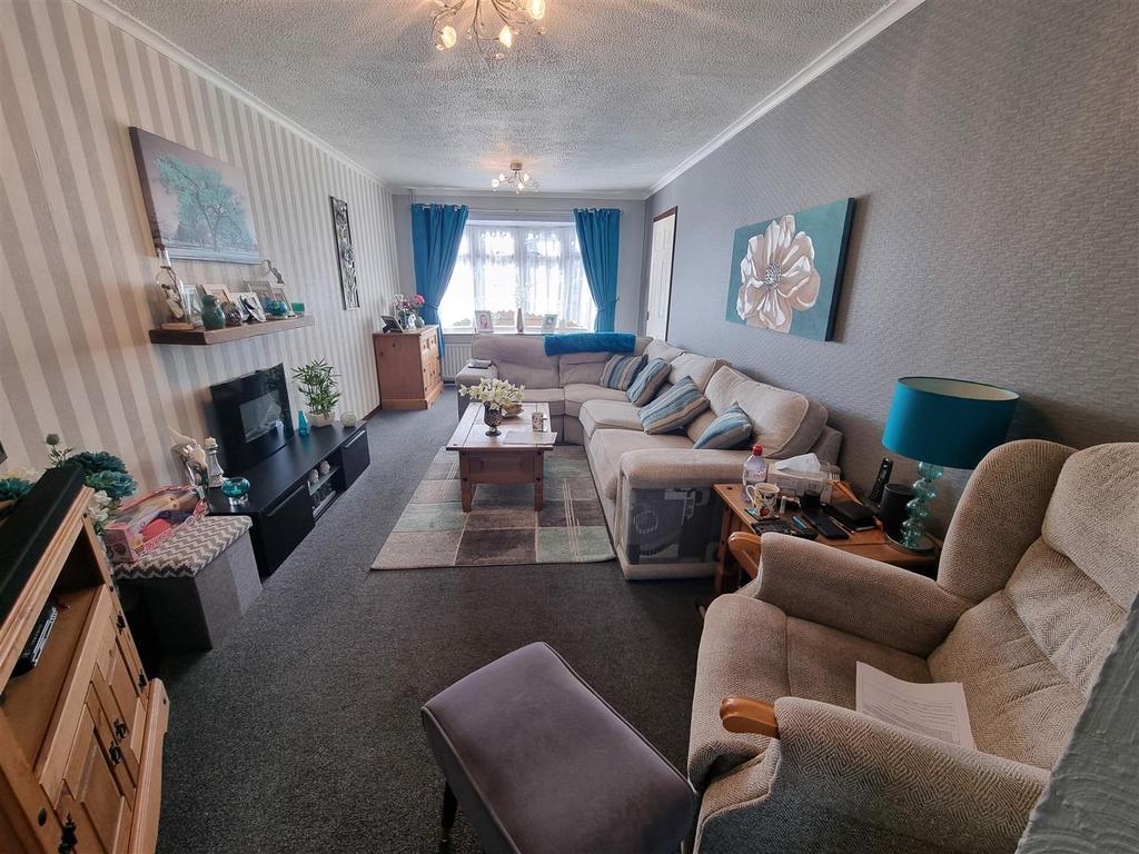 GorlestononSea 3 bed semidetached house for sale £240,000
