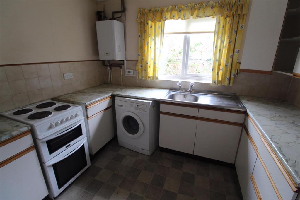 Meadow Court, Gorleston 2 bed semidetached bungalow £200,000