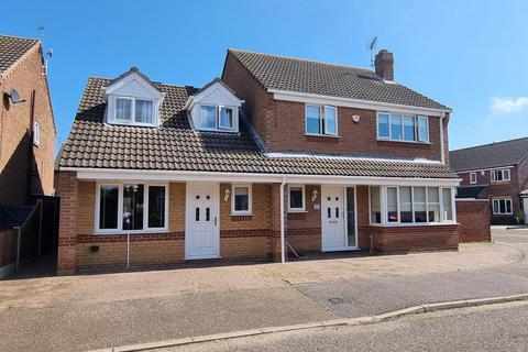 5 bedroom detached house for sale, Vervain Close, Bradwell