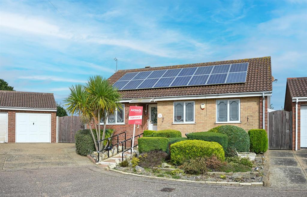 Hopton on Sea 3 bed detached bungalow for sale £329,995