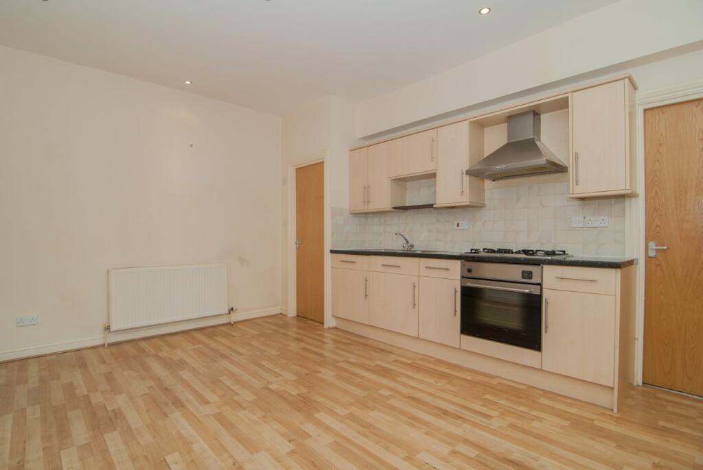Kitchen 2.jpeg