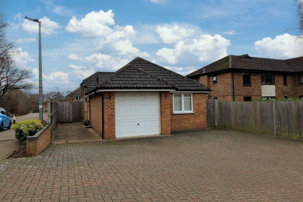 Myers Road, Potton SG19 2 bed semidetached bungalow for sale £395,000