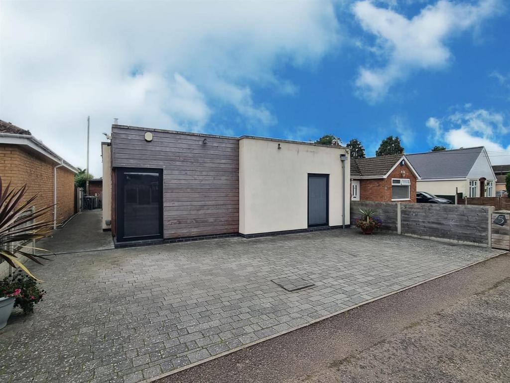 Busseys Loke, Bradwell 3 bed detached bungalow for sale £375,000