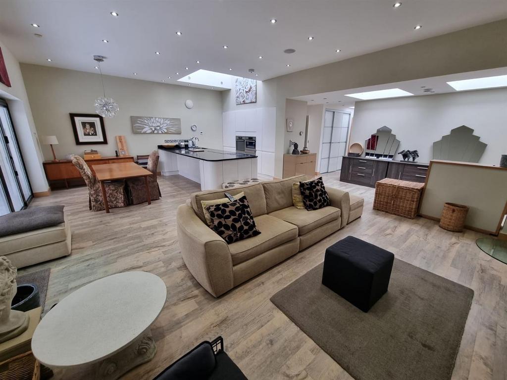 Busseys Loke, Bradwell 3 bed detached bungalow for sale £365,000