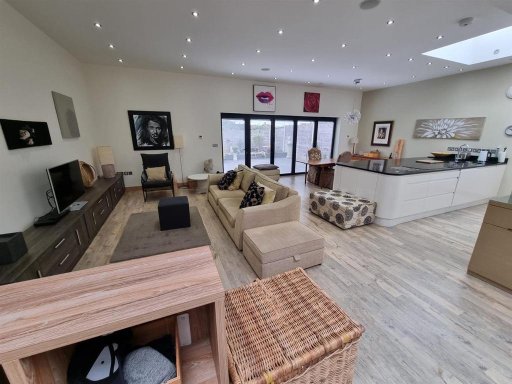 Busseys Loke, Bradwell 3 bed detached bungalow for sale £365,000