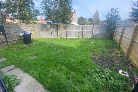 12 Dunlin Way, Bradford, BD8 0RL