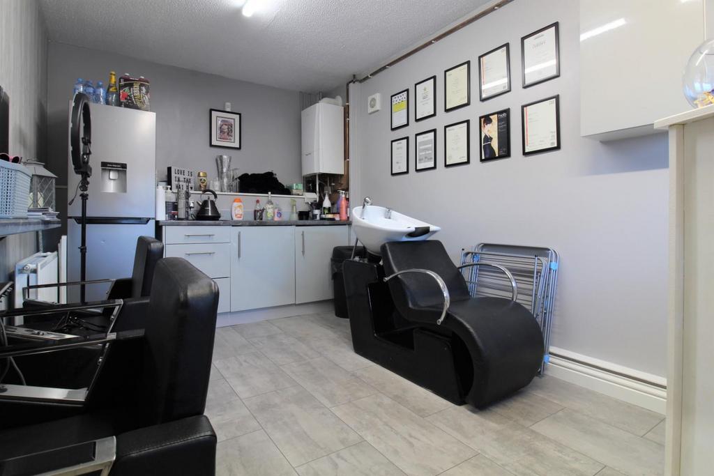 Salon/ Treatment Room