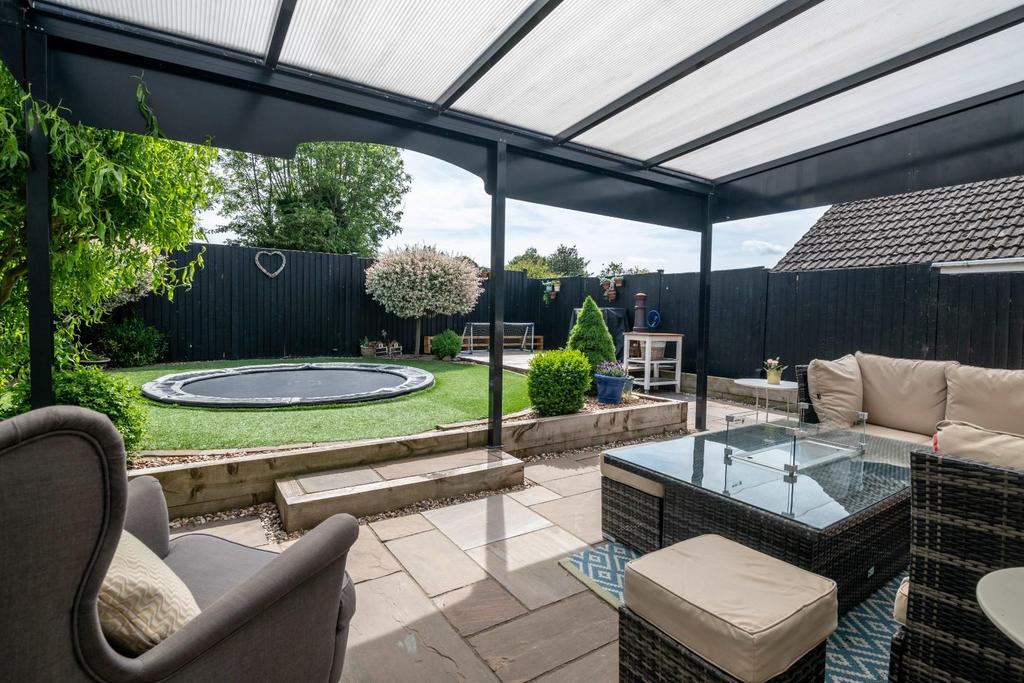 Latcham Dowling 32 Layton Crescent Brampton MATTHE