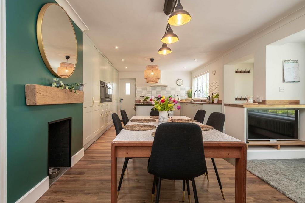 Latcham Dowling 32 Layton Crescent Brampton MATTHE