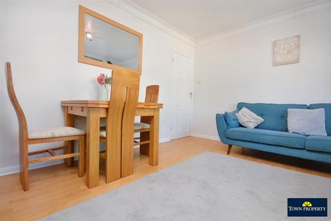 2 bedroom flat for sale, Pevensey Road, Eastbourne