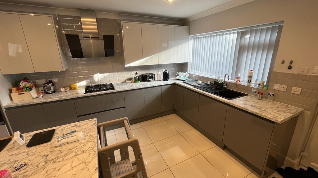 Large Extended Kitch