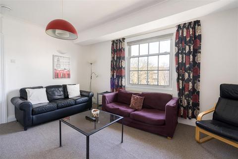 3 bedroom flat to rent, Brecknock Road