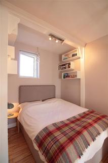 Studio to rent, Tudor Close., Brixton Hill SW2