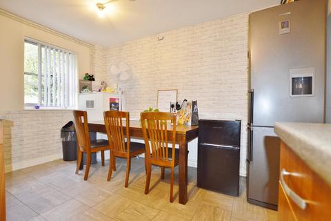 3 bedroom townhouse for sale, Wine Close, London